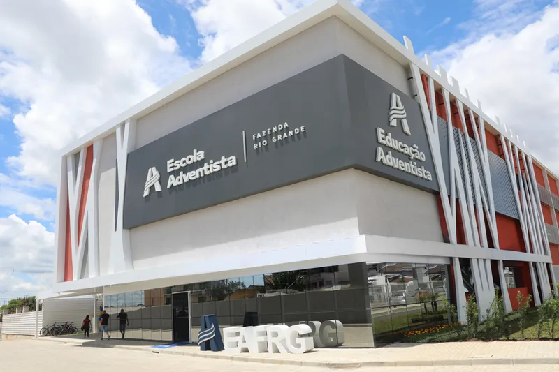 Fachada do Escola Adventista, Fazenda Rio Grande, PR